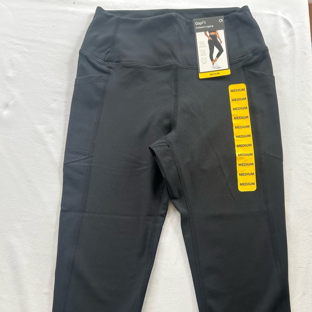Black Gap Cropped Legging